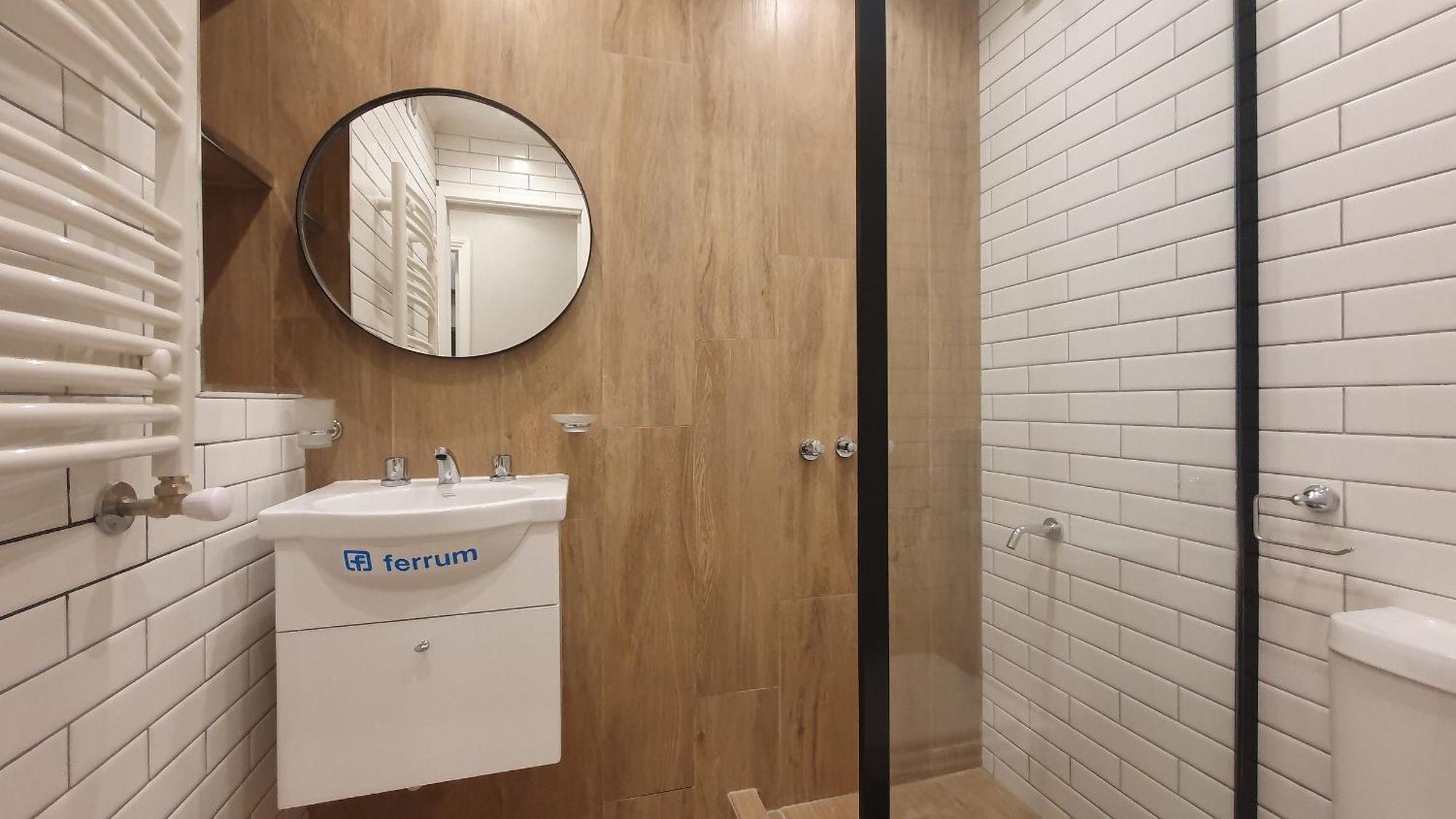 Apartment 3 Ambientes Con Patio Frente A Plaza Colon